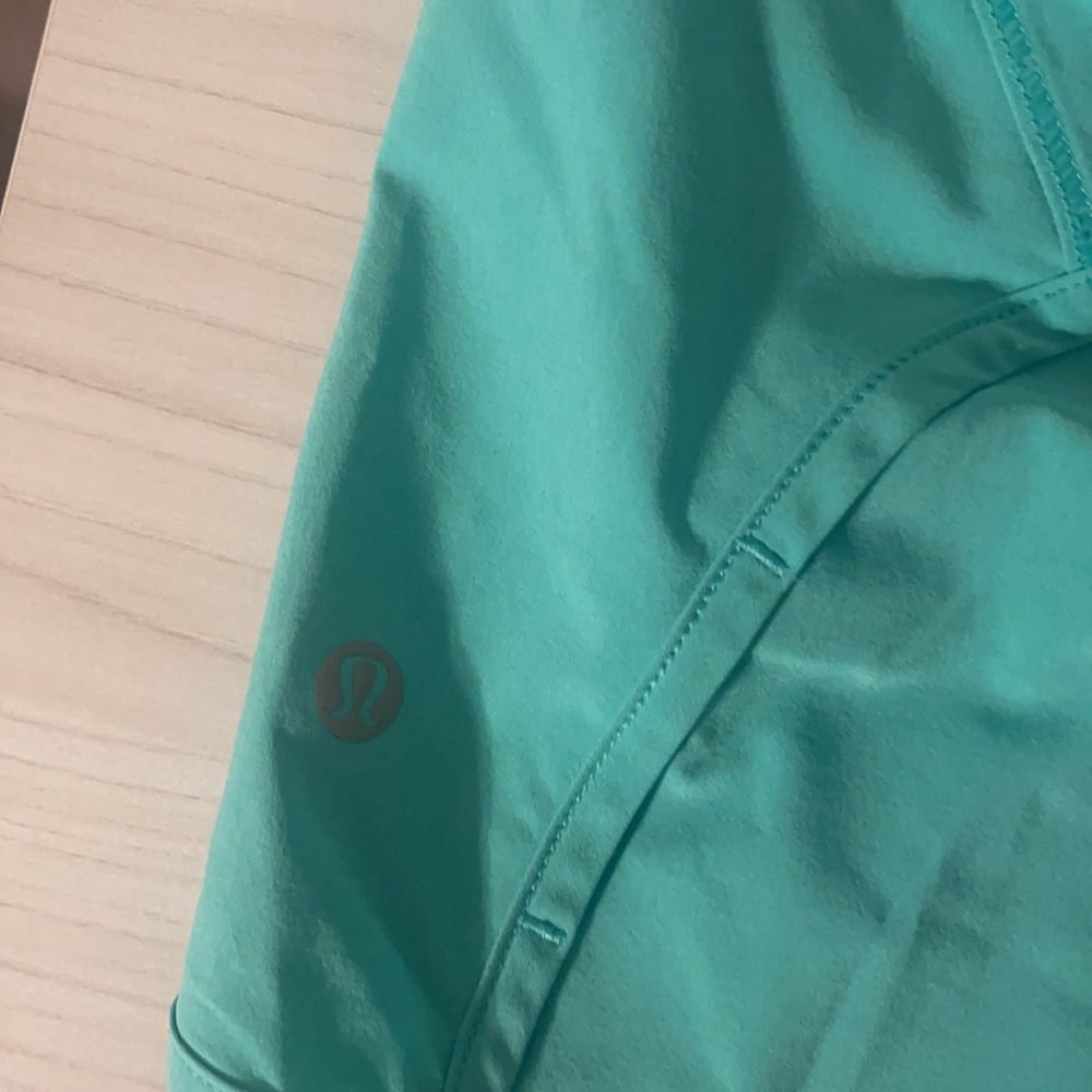Lululemon Speed Up Shorts In Size 4 - Picture 5 of 5